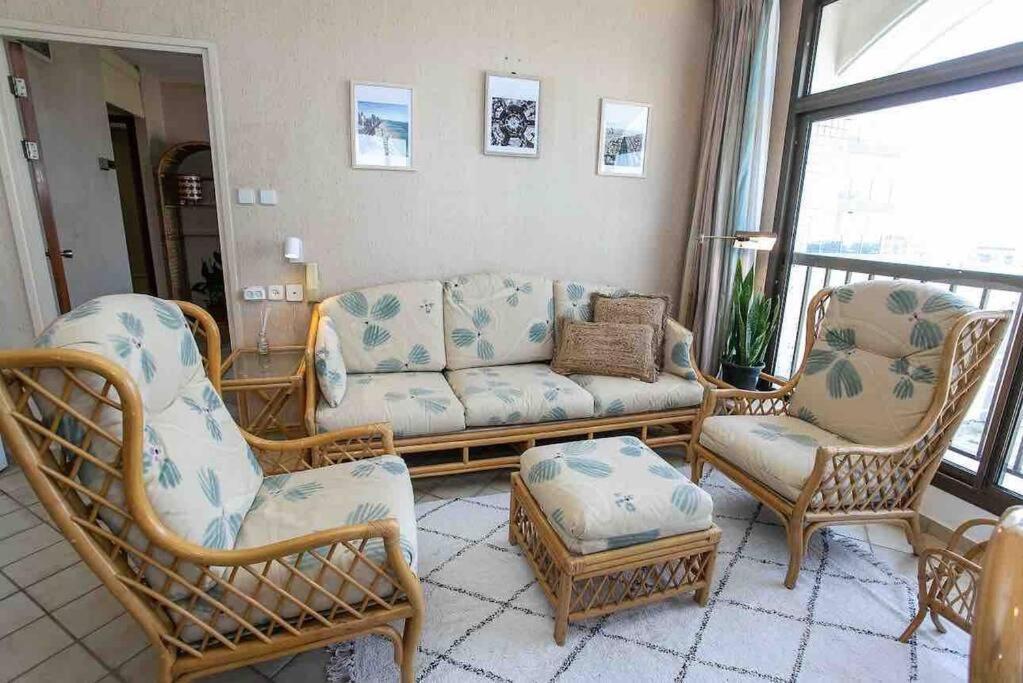 Orchid Beachfront 2br * Tel Aviv